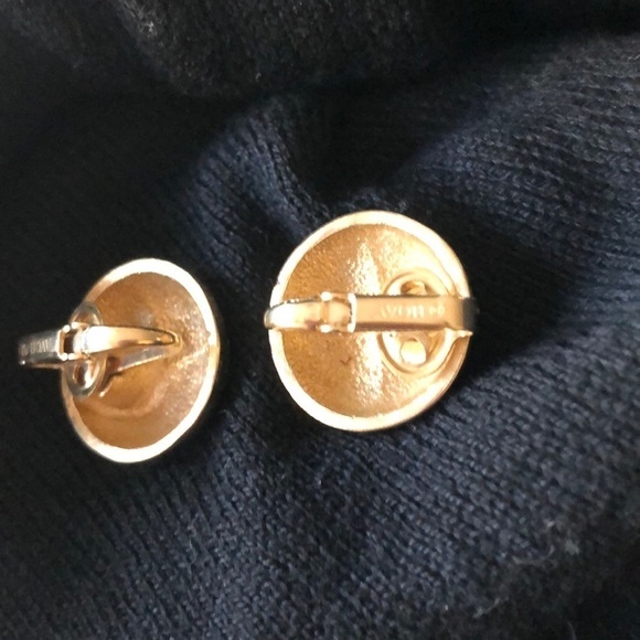 Vintage‎ Avon clip-on earrings - Picture 2 of 2
